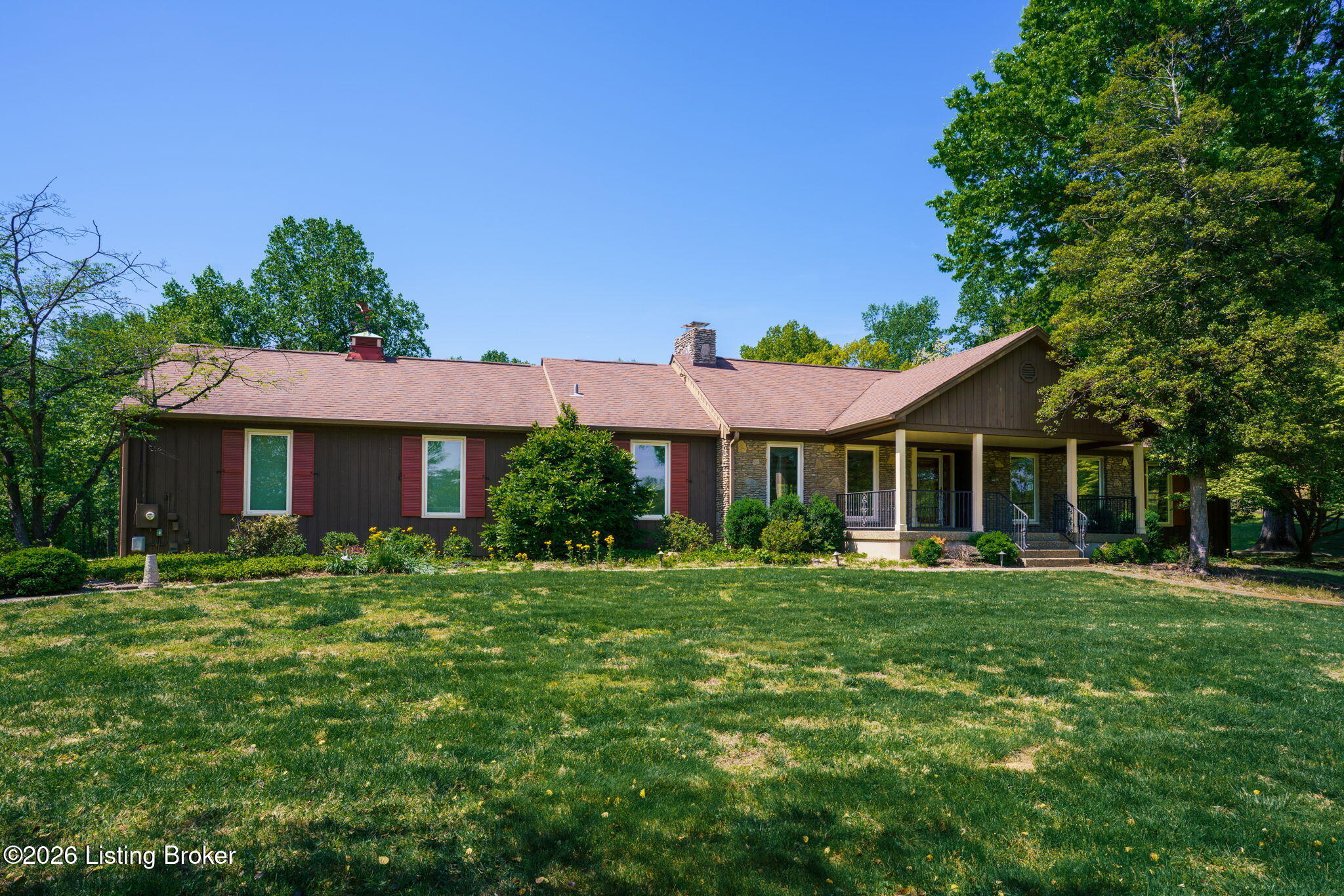 2711 Parkwood Rd Property Photo 3