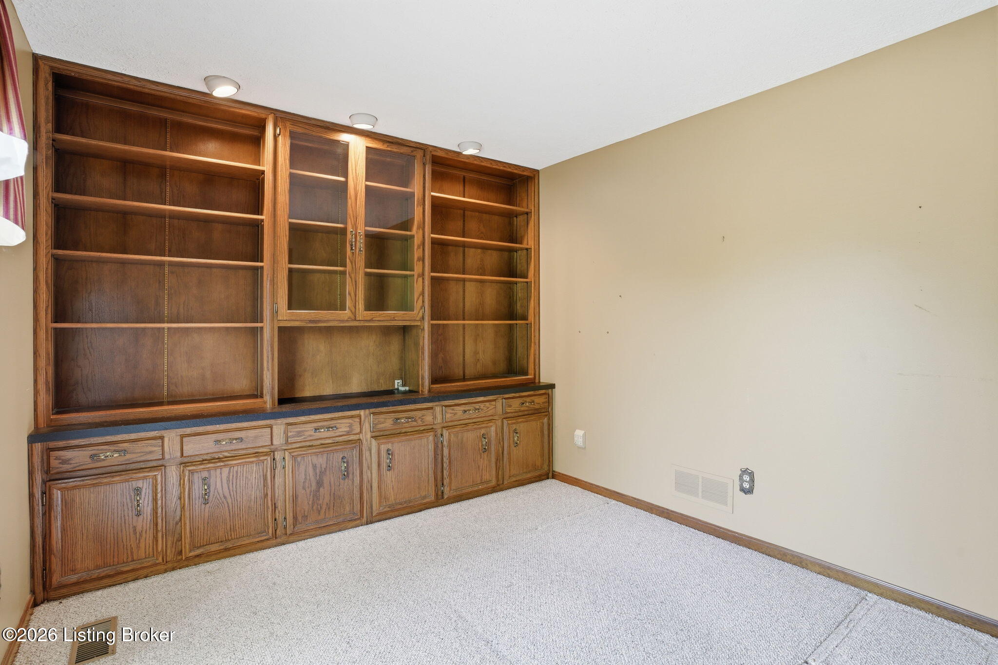 2711 Parkwood Rd Property Photo 13