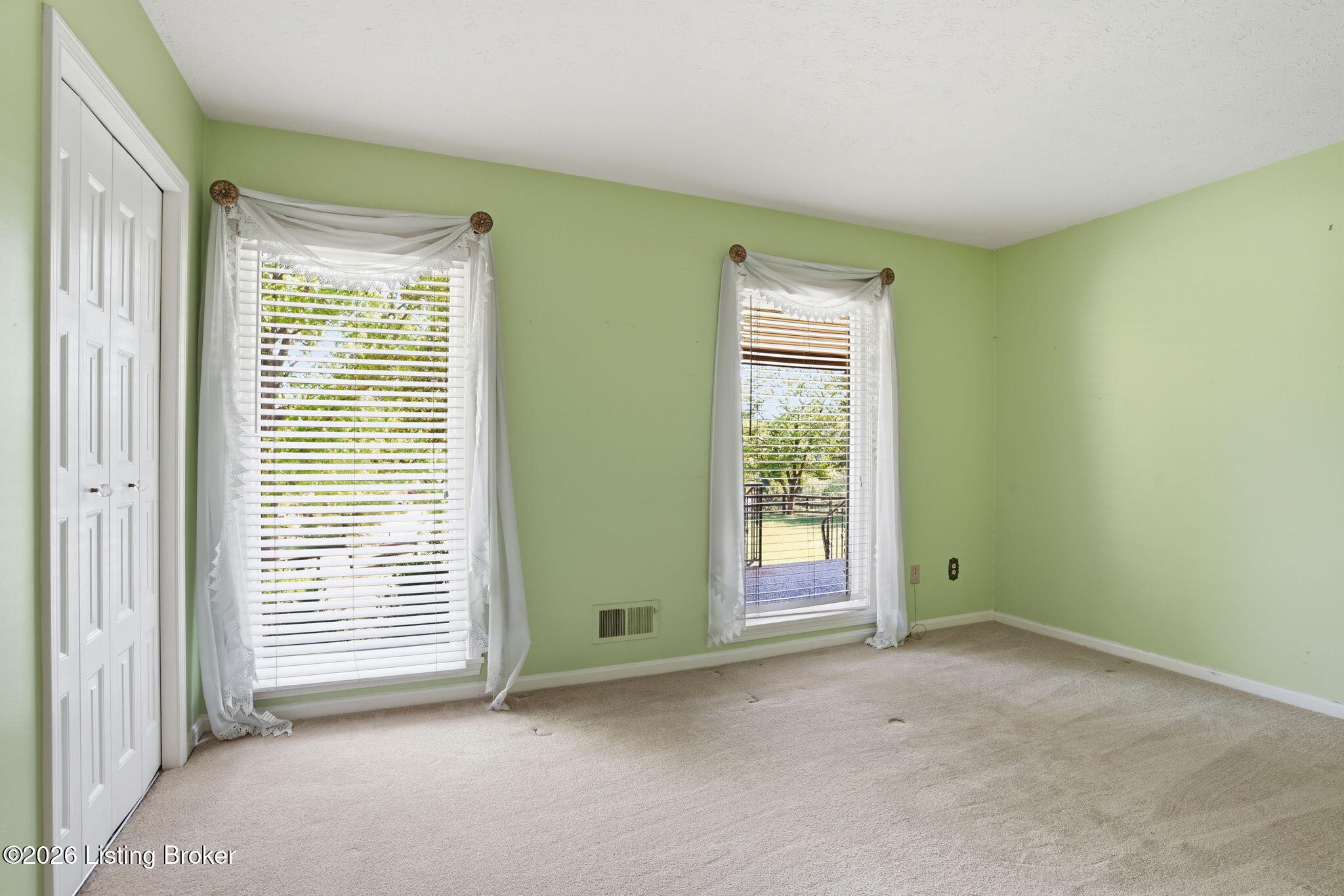 2711 Parkwood Rd Property Photo 35