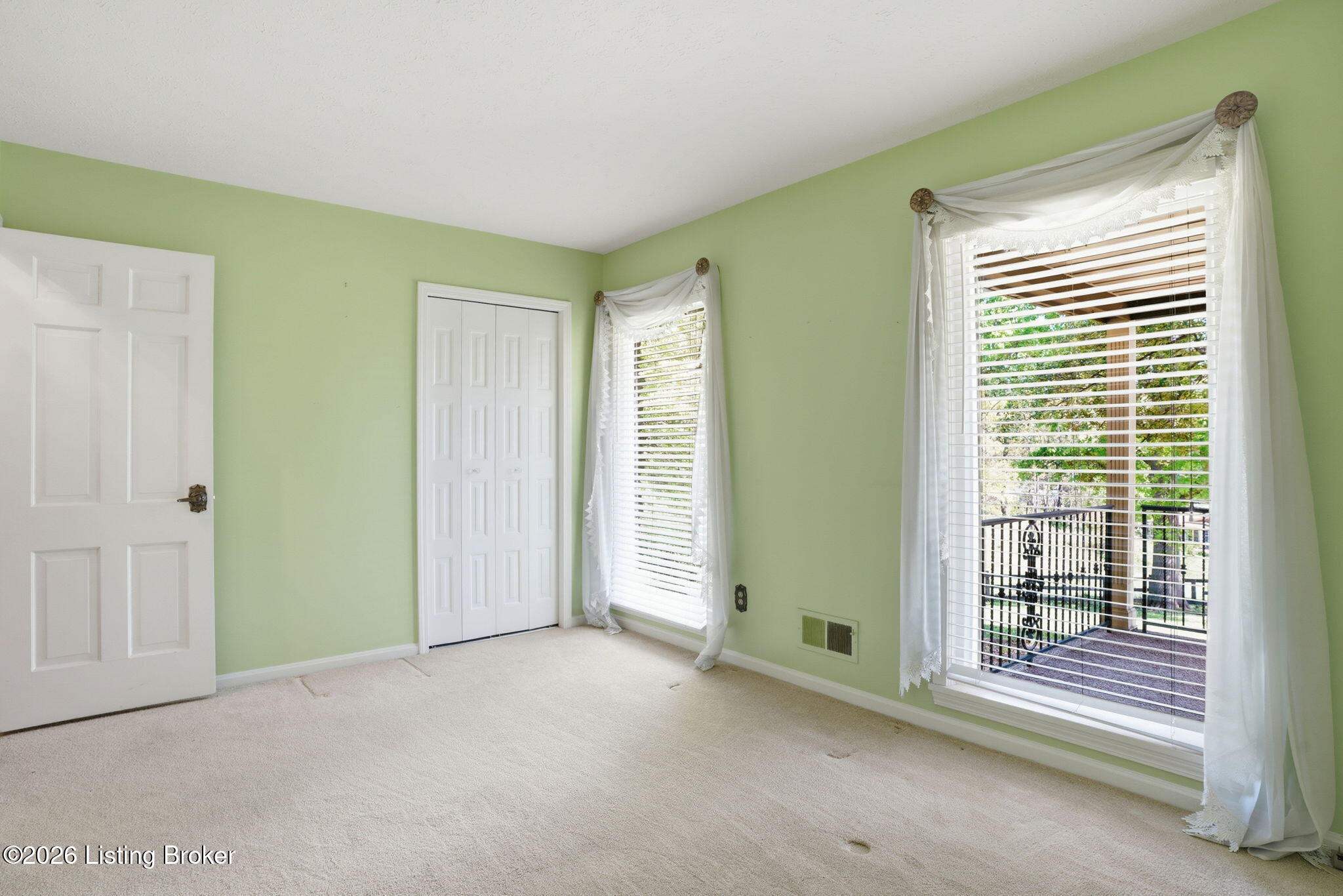 2711 Parkwood Rd Property Photo 37