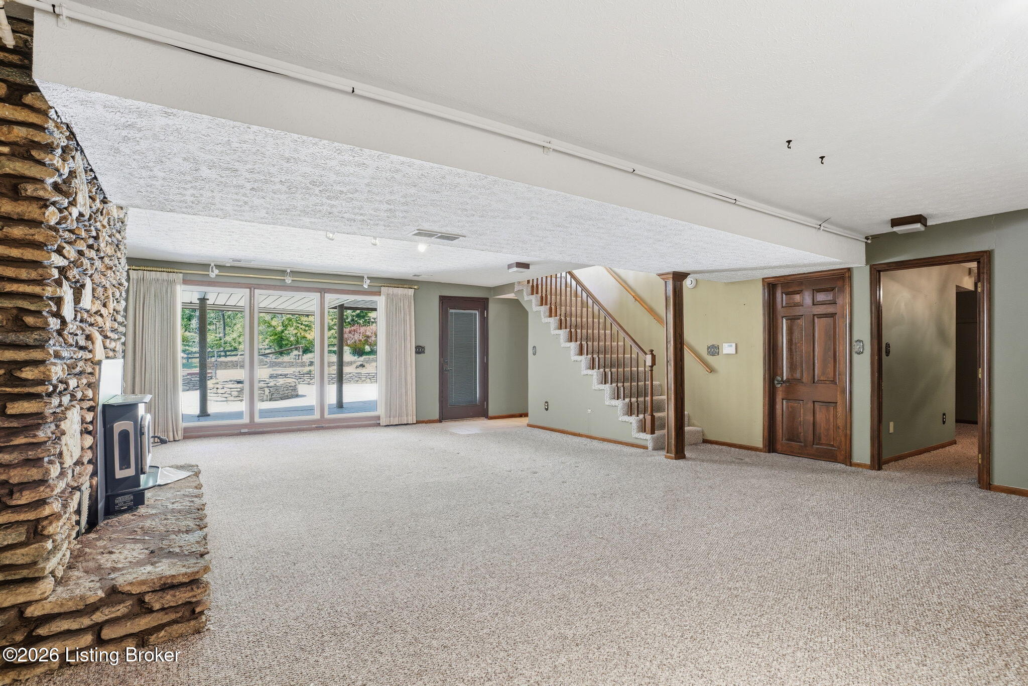 2711 Parkwood Rd Property Photo 41