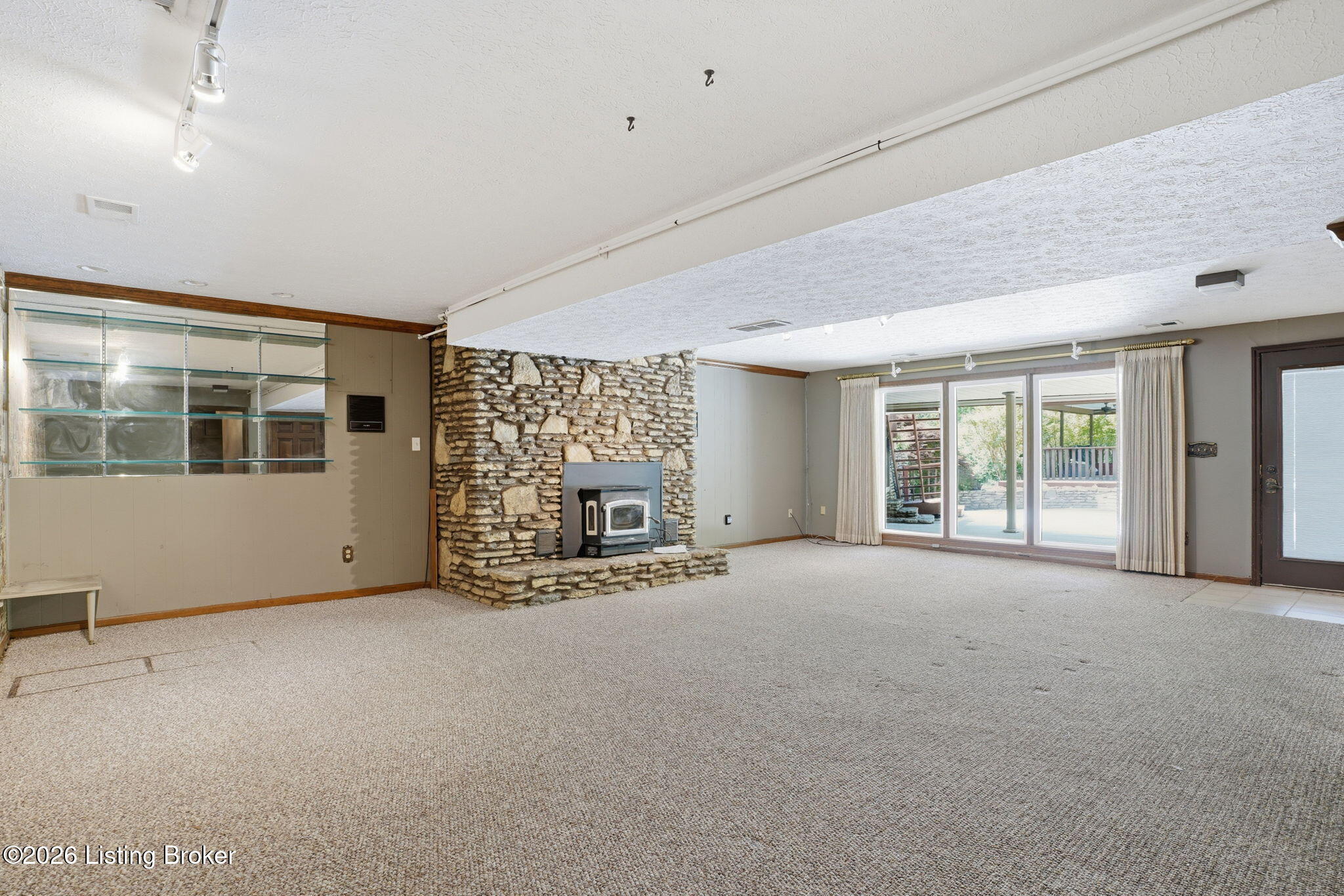 2711 Parkwood Rd Property Photo 43