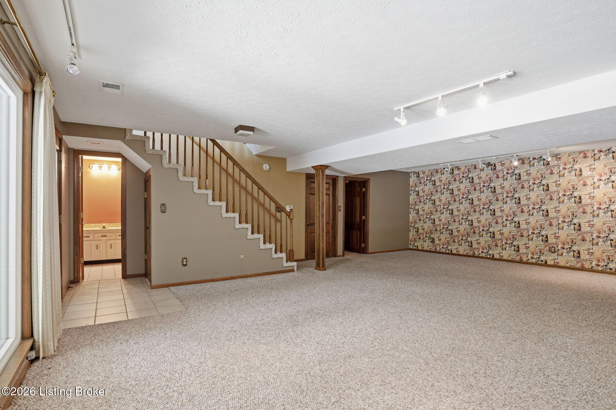2711 Parkwood Rd Property Photo 44