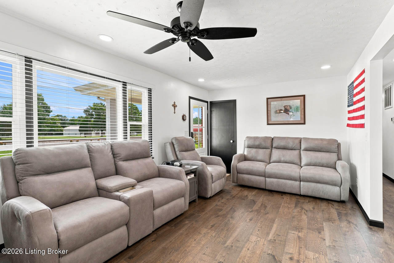 2753 Coral Ridge Rd Property Photo 4