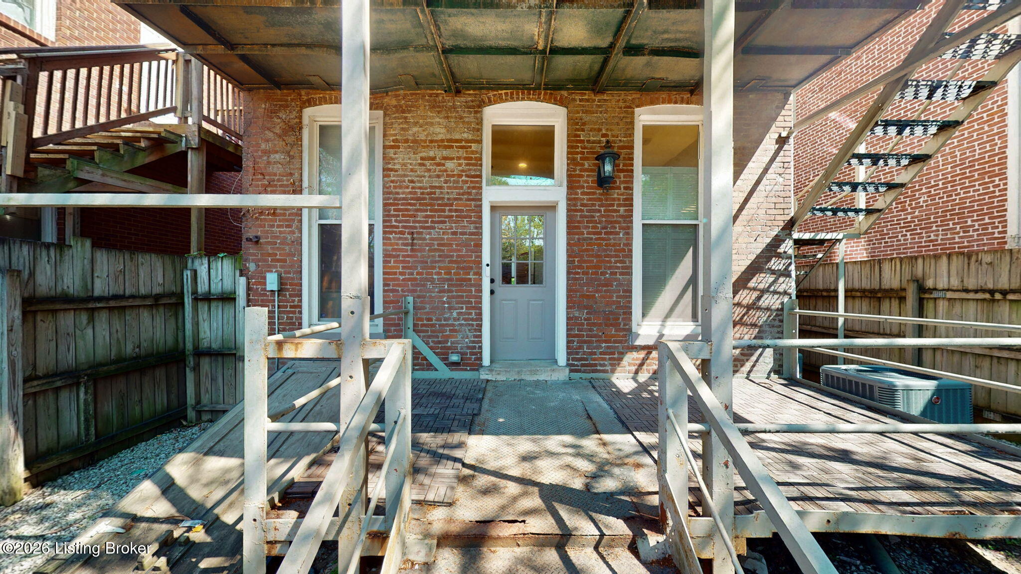1036 S 6th St Property Photo 47