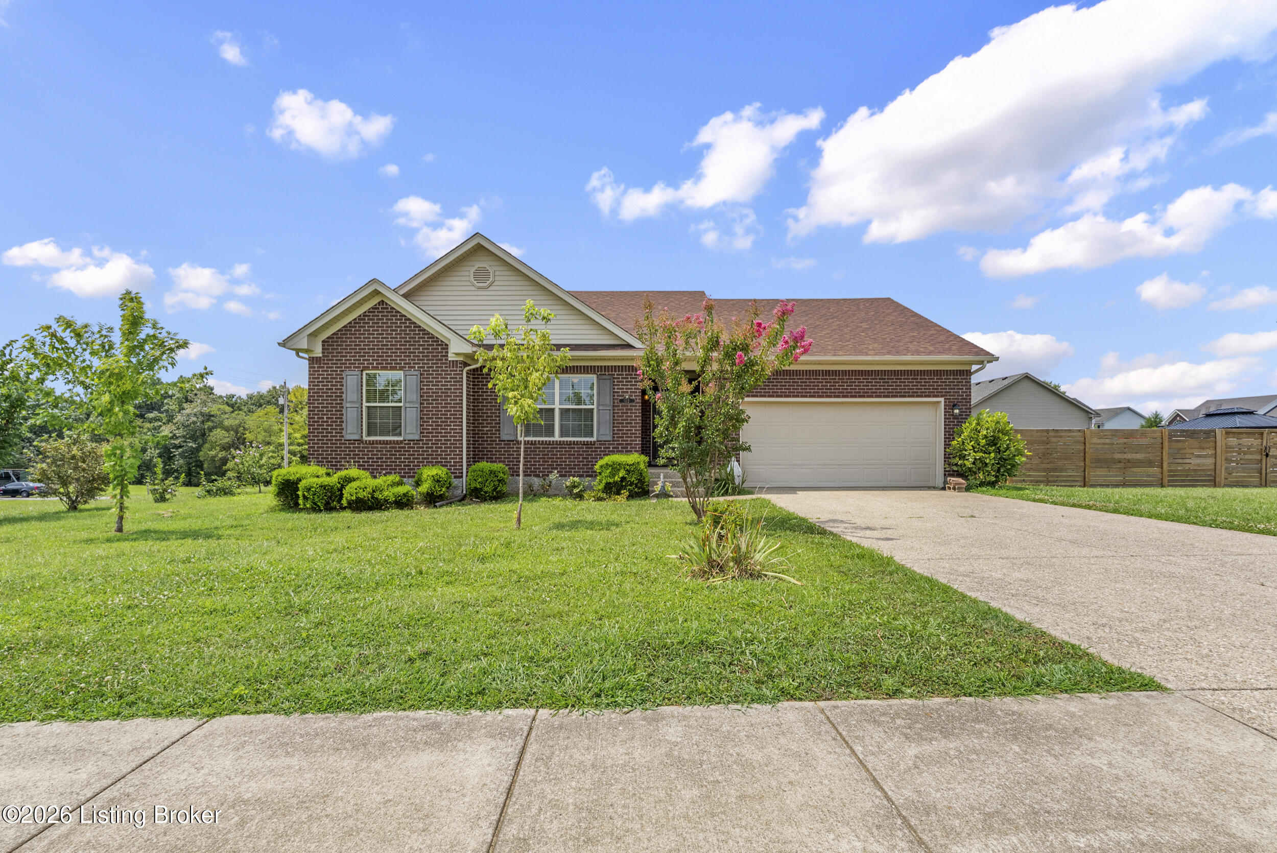 112 Gentry Crossings Blvd Property Photo 1