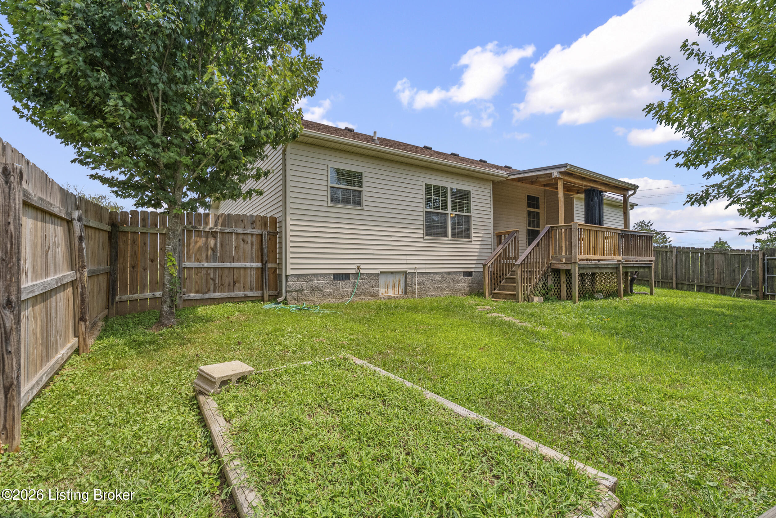 112 Gentry Crossings Blvd Property Photo 14