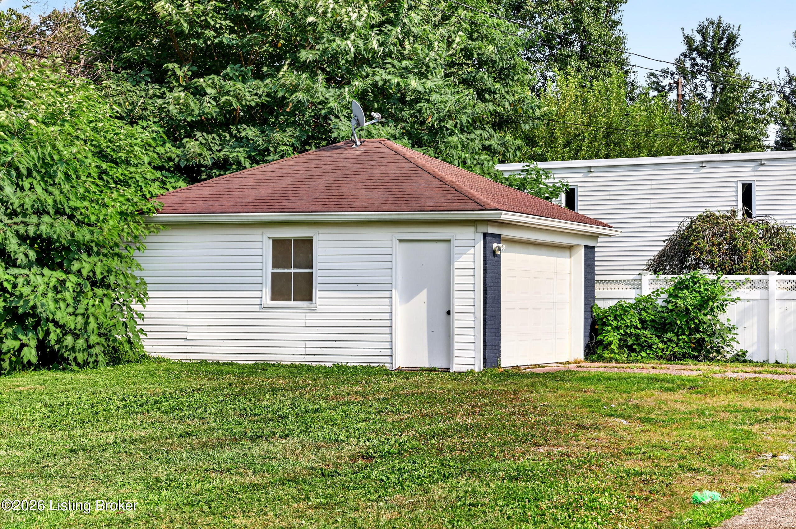 8303 Smithton Rd Property Photo 58