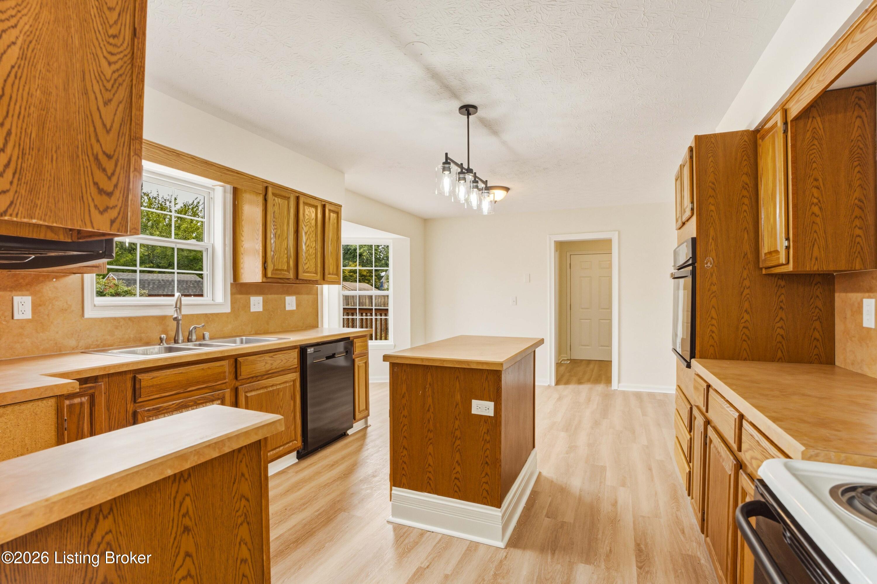 9720 Springwater Ct Property Photo 17