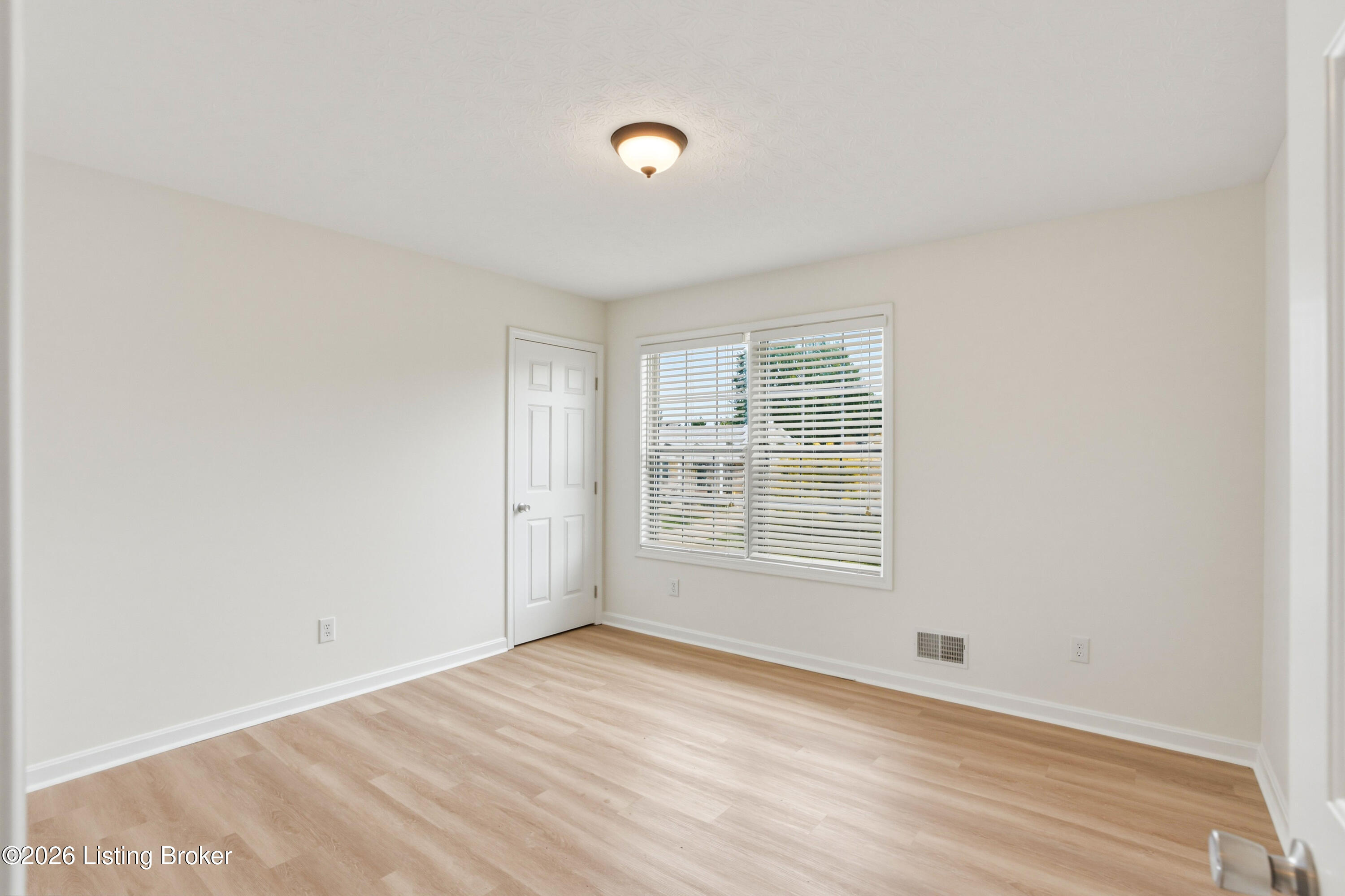 9720 Springwater Ct Property Photo 30