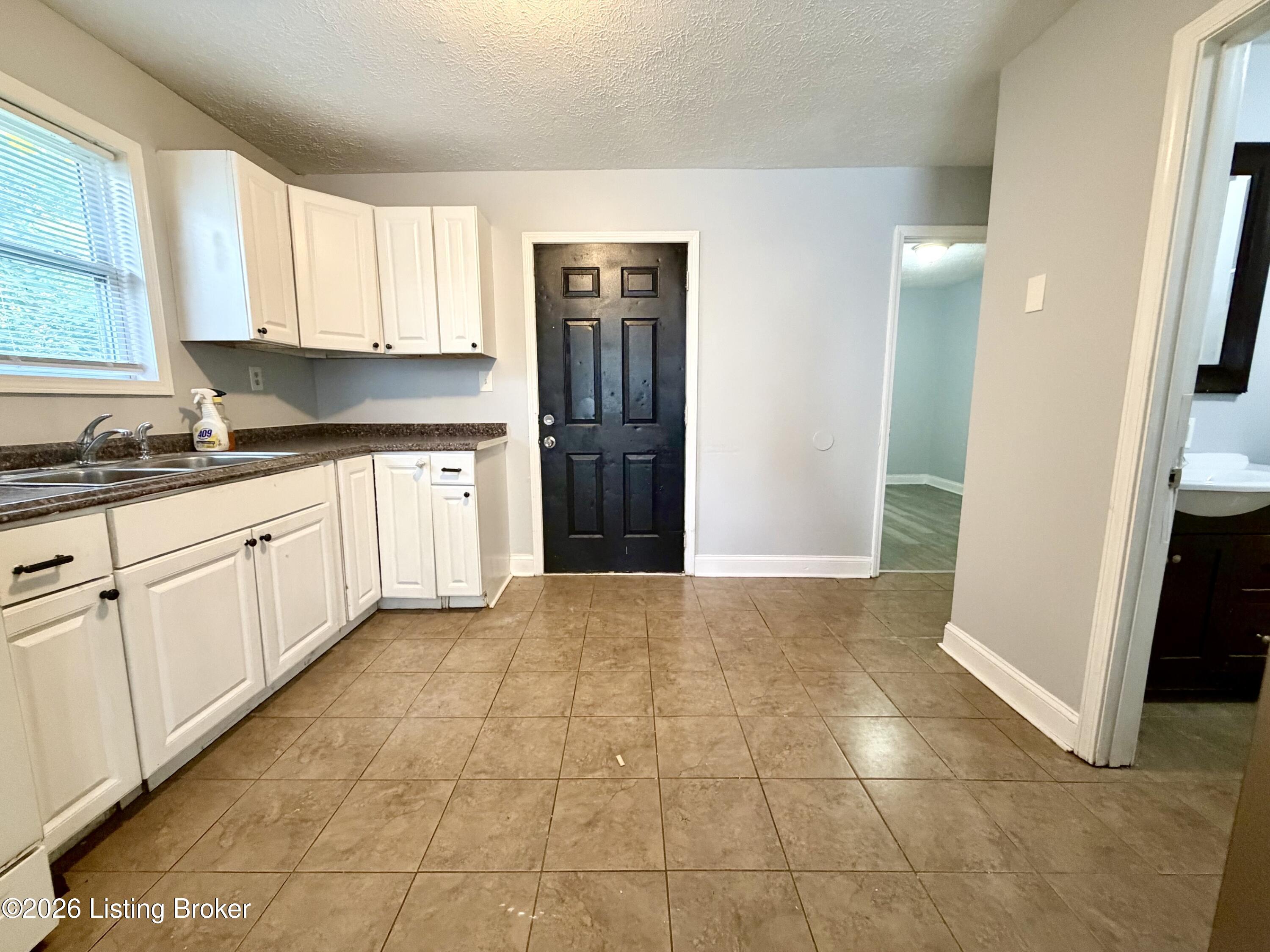2328 Magazine St Property Photo 3