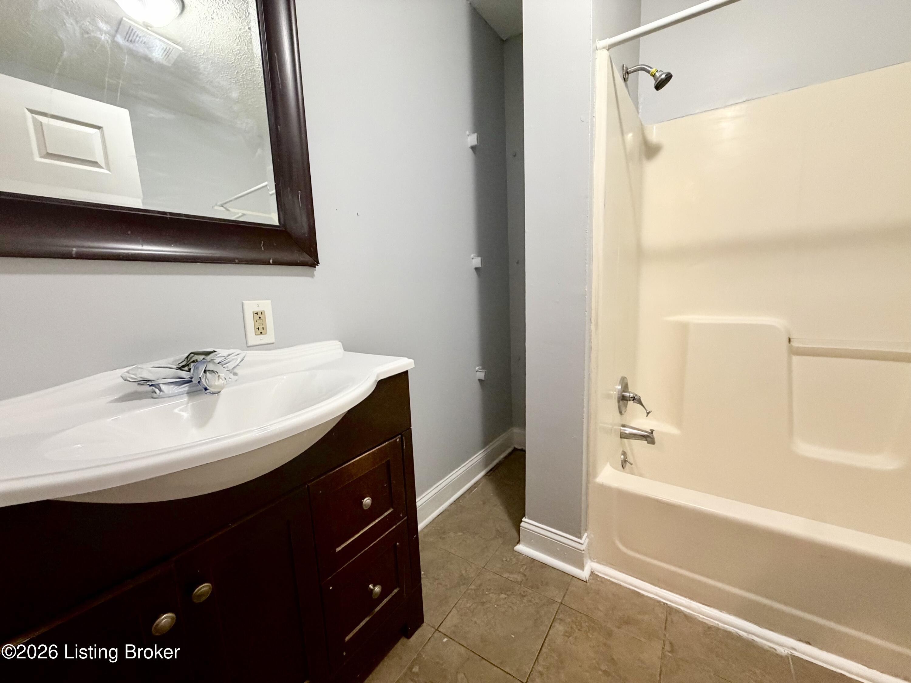 2328 Magazine St Property Photo 8