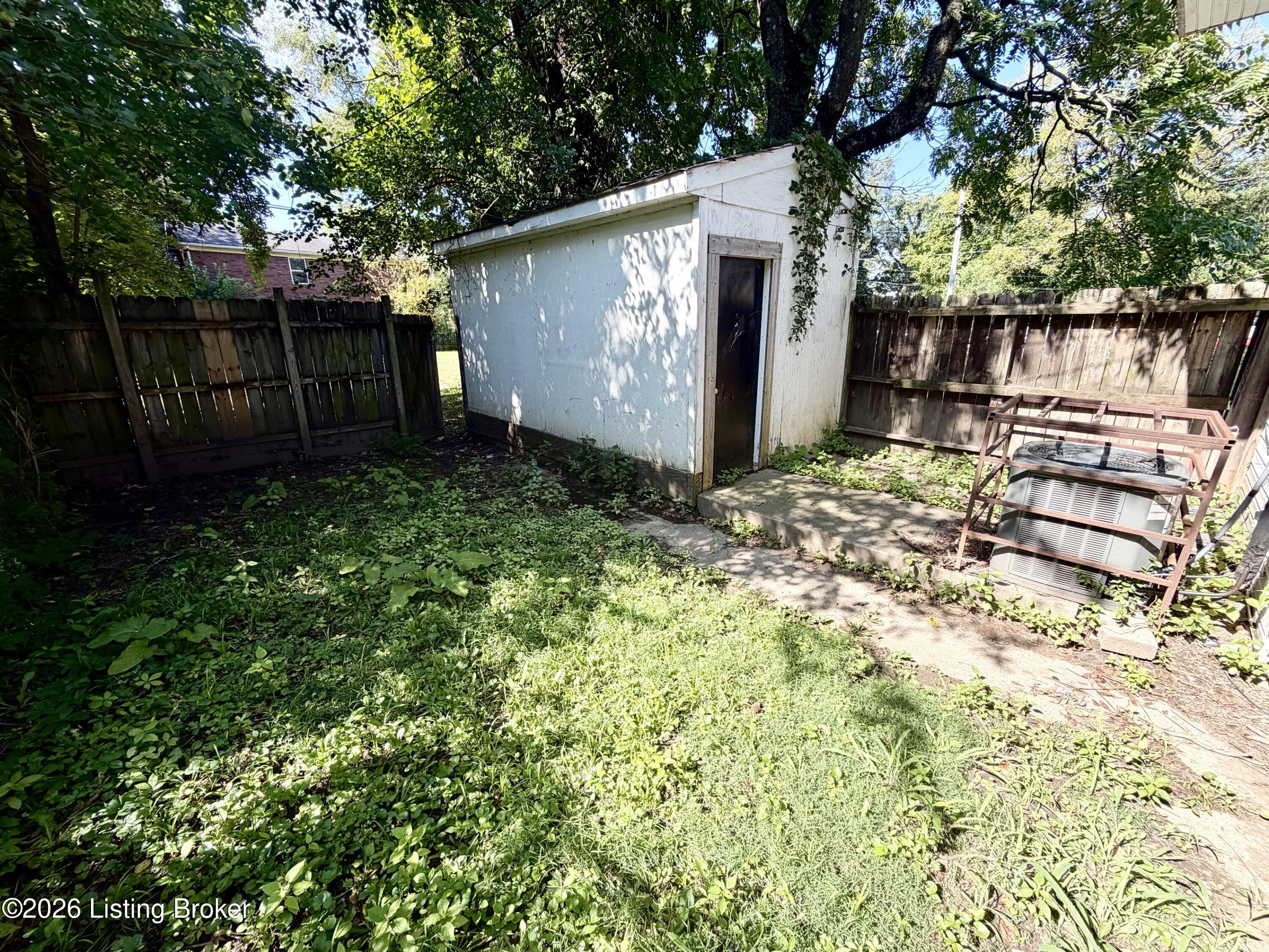 2328 Magazine St Property Photo 10