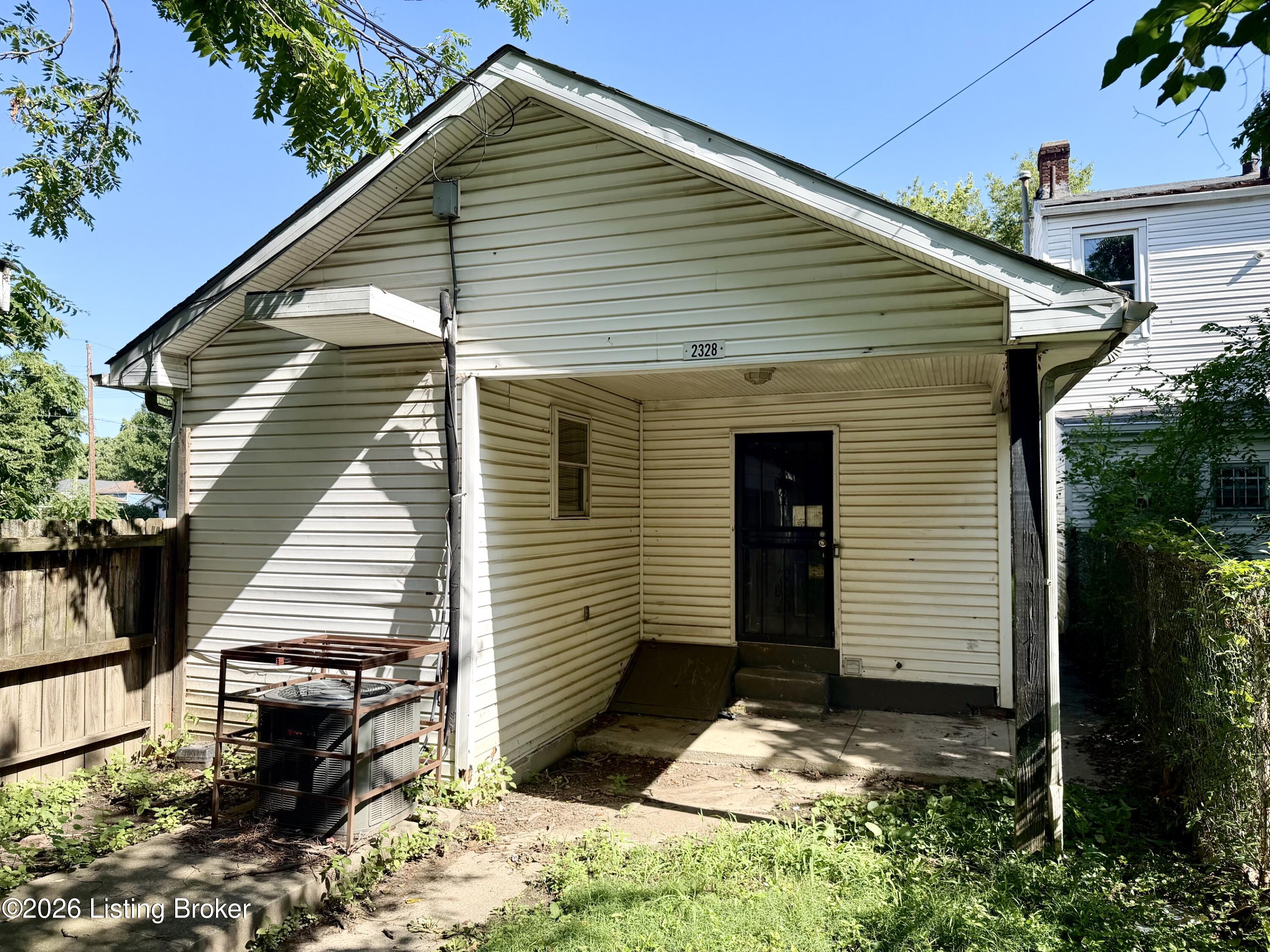 2328 Magazine St Property Photo 11