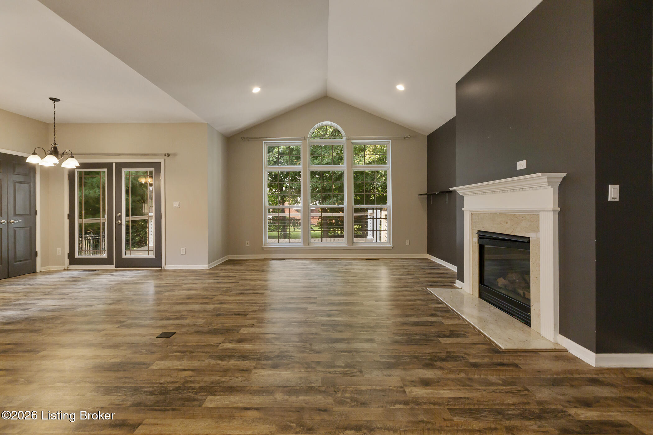 10611 Providence Dr Property Photo 3