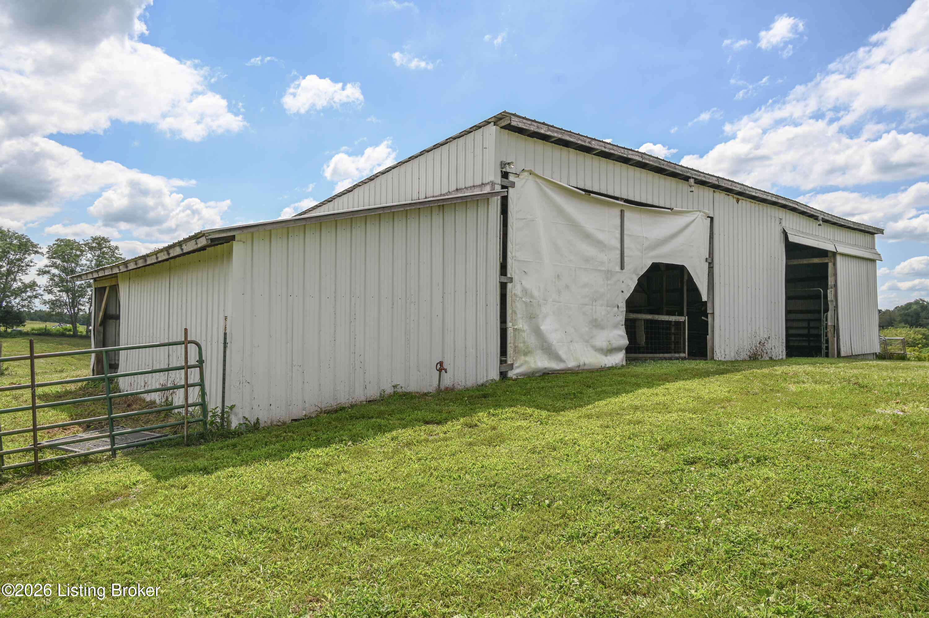 3979 Baker Ridge Rd Property Photo 4