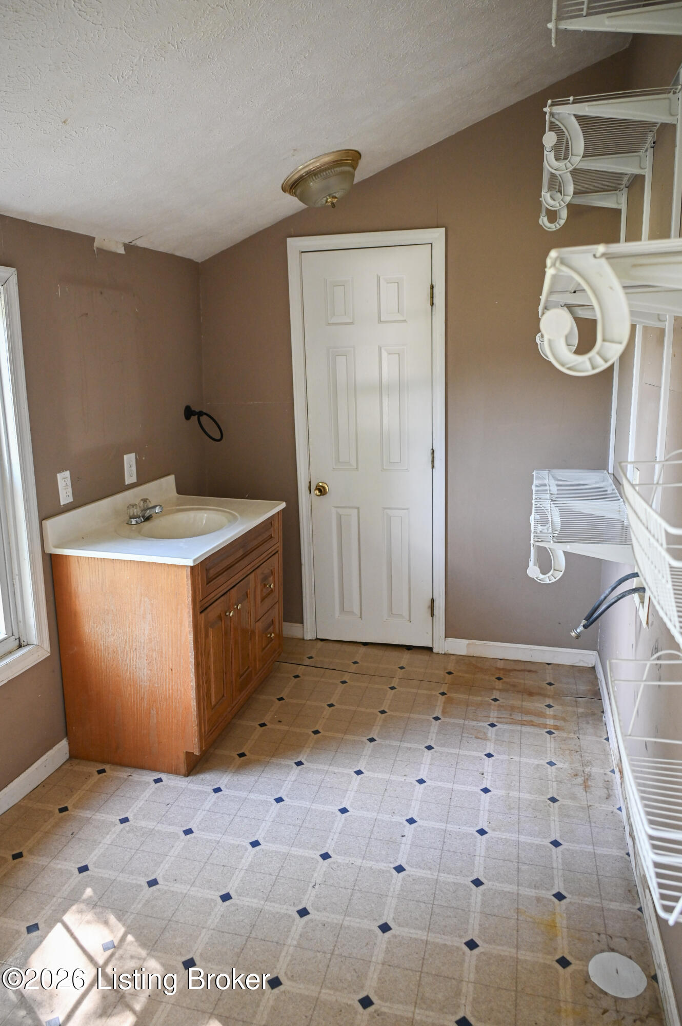 3979 Baker Ridge Rd Property Photo 15