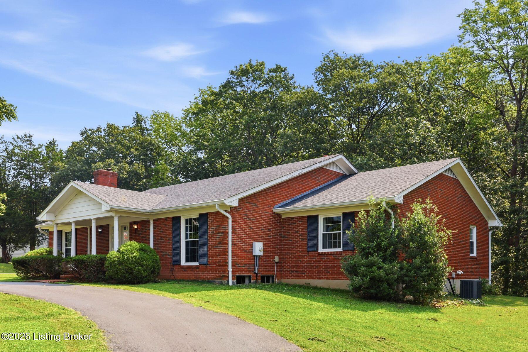 2806 Rosewood Rd Property Photo 4