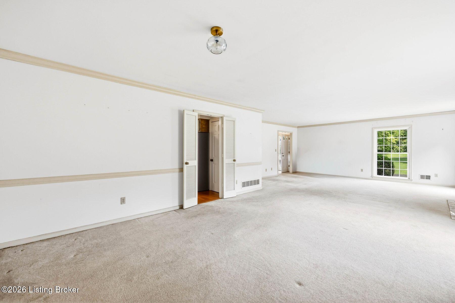 2806 Rosewood Rd Property Photo 6