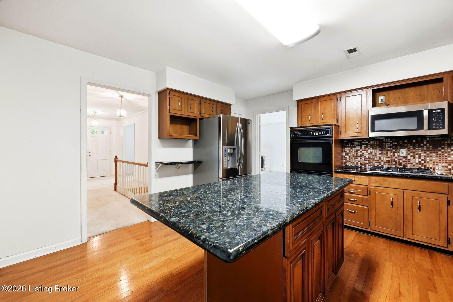 2806 Rosewood Rd Property Photo 11