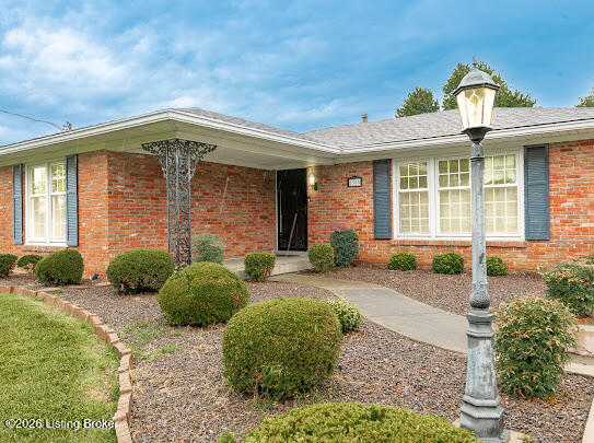 6305 Green Manor Dr Property Photo 3