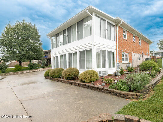 6305 Green Manor Dr Property Photo 6