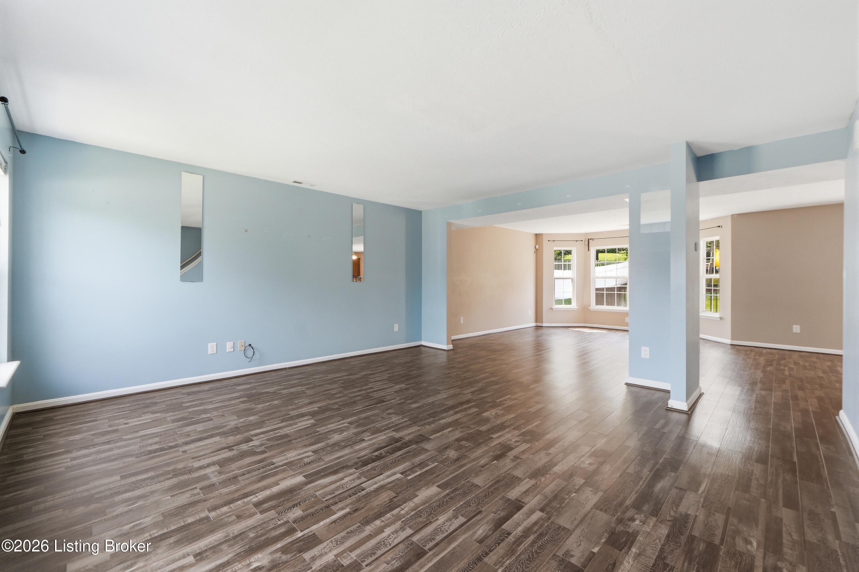 9712 Waterbrook Ct Property Photo 4