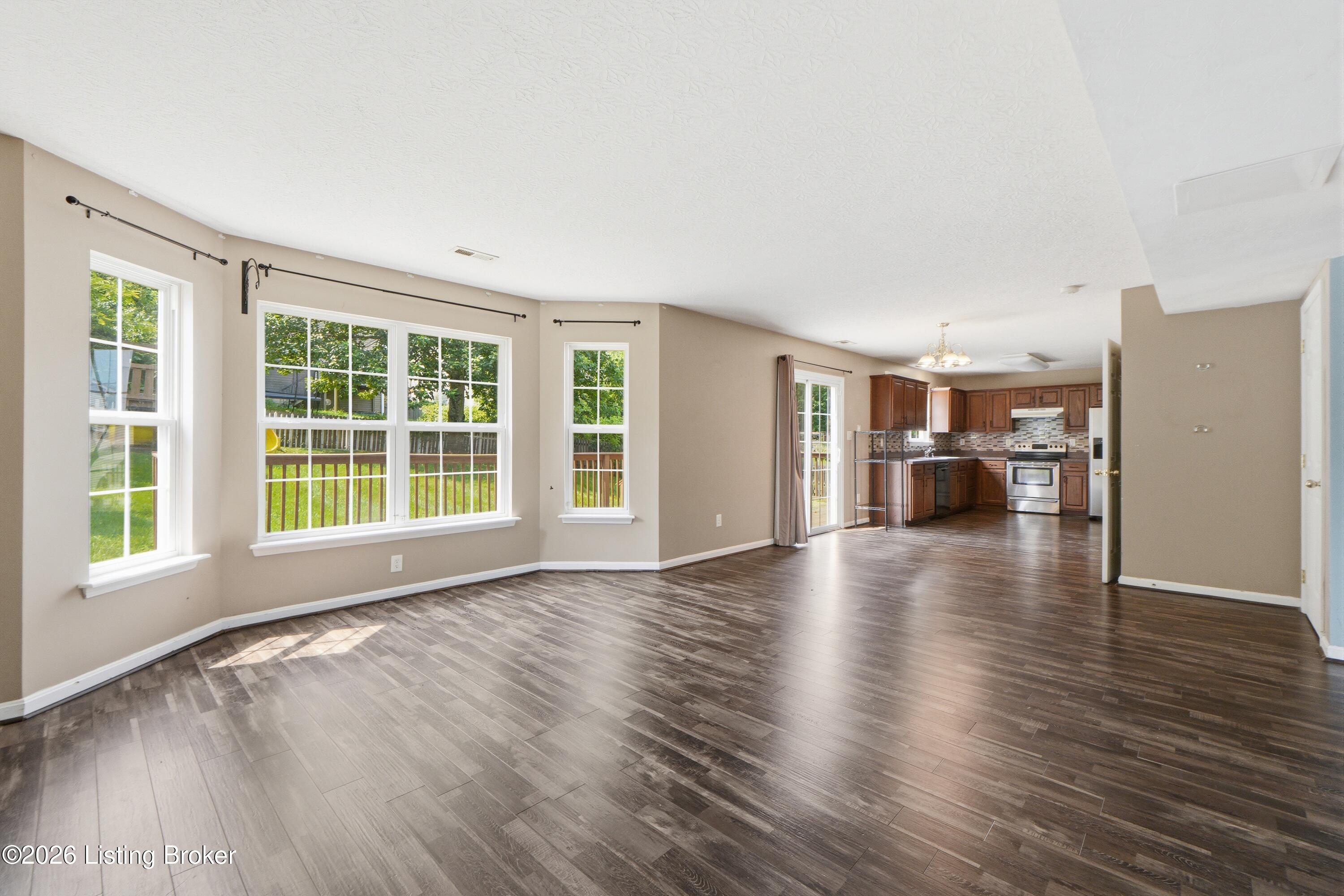 9712 Waterbrook Ct Property Photo 6