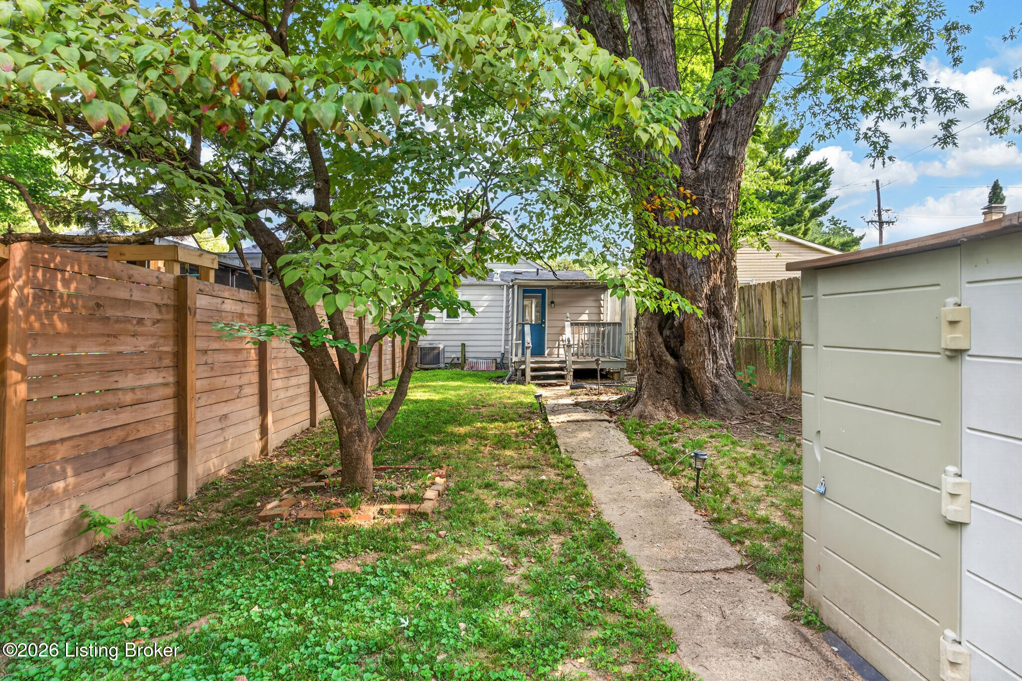 1938 Payne St Property Photo 20