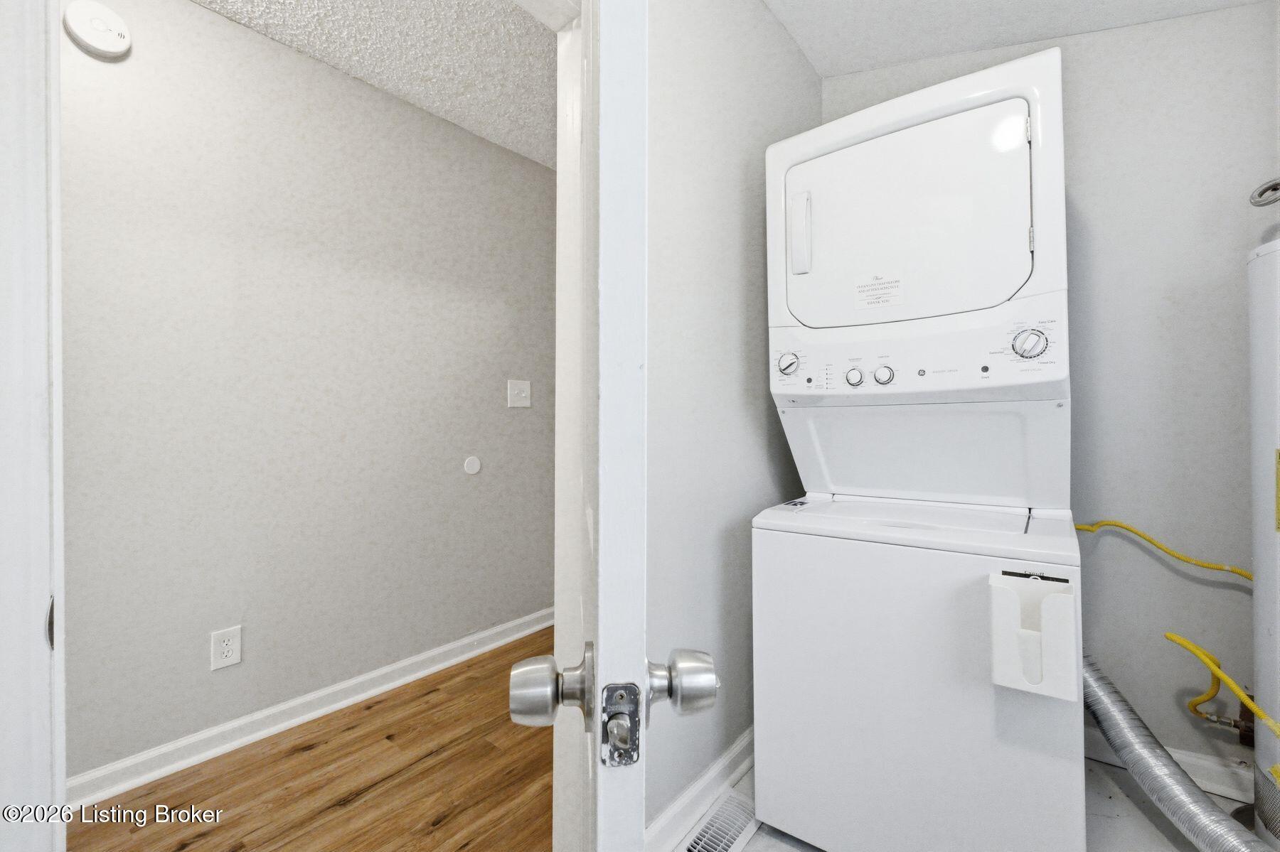 823 Forrest St Property Photo 21