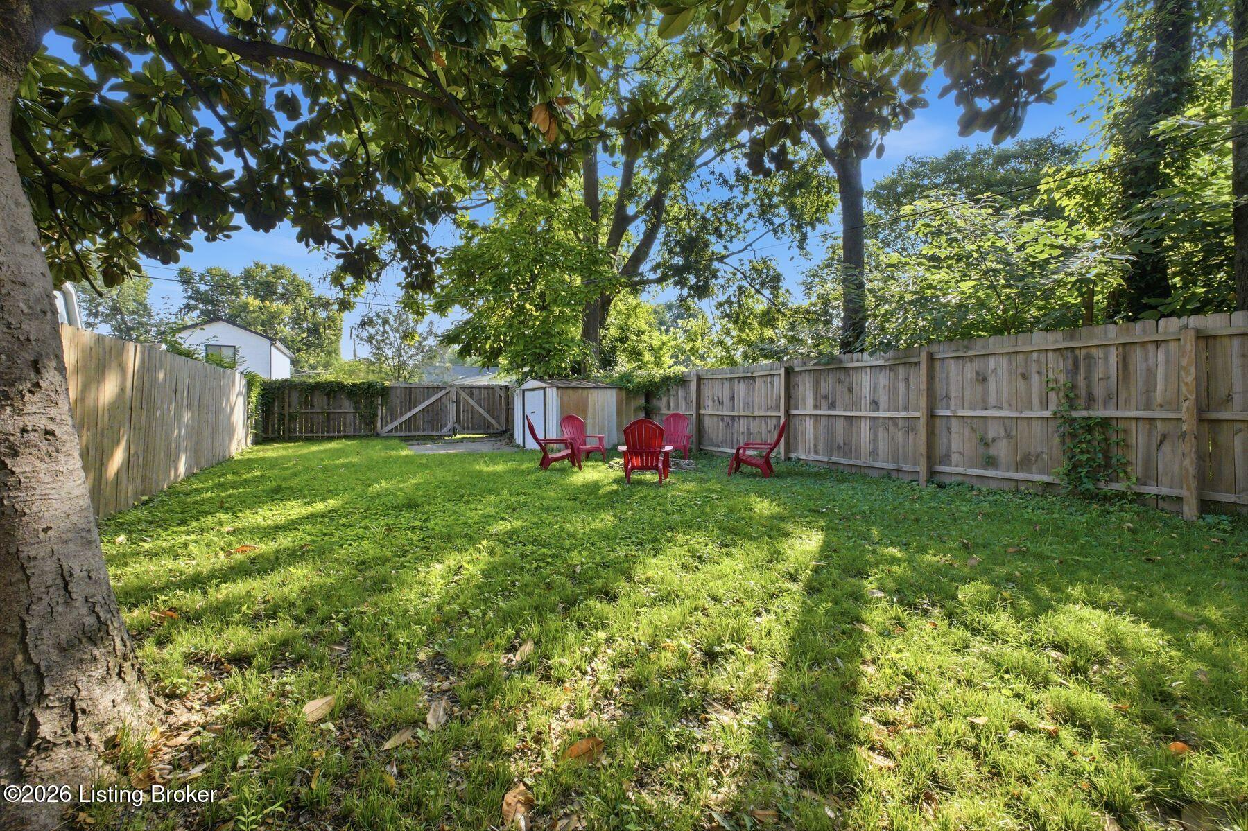 823 Forrest St Property Photo 26