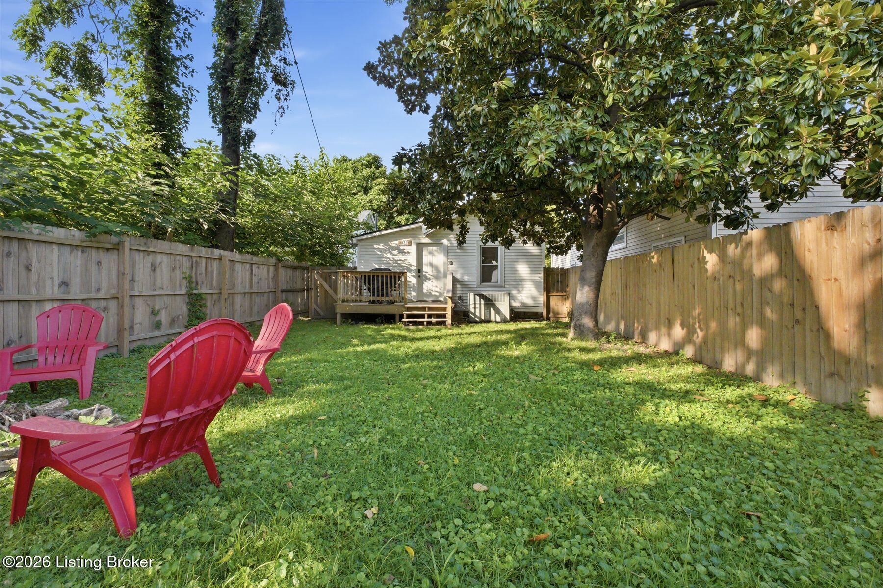 823 Forrest St Property Photo 27