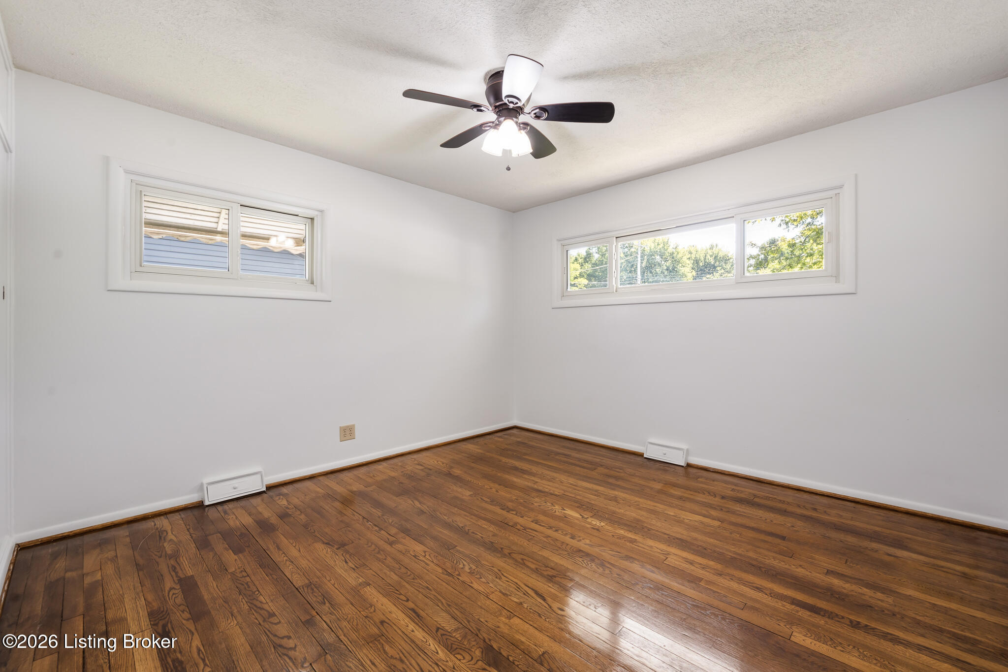 1261 Gilmore Ln Property Photo 17