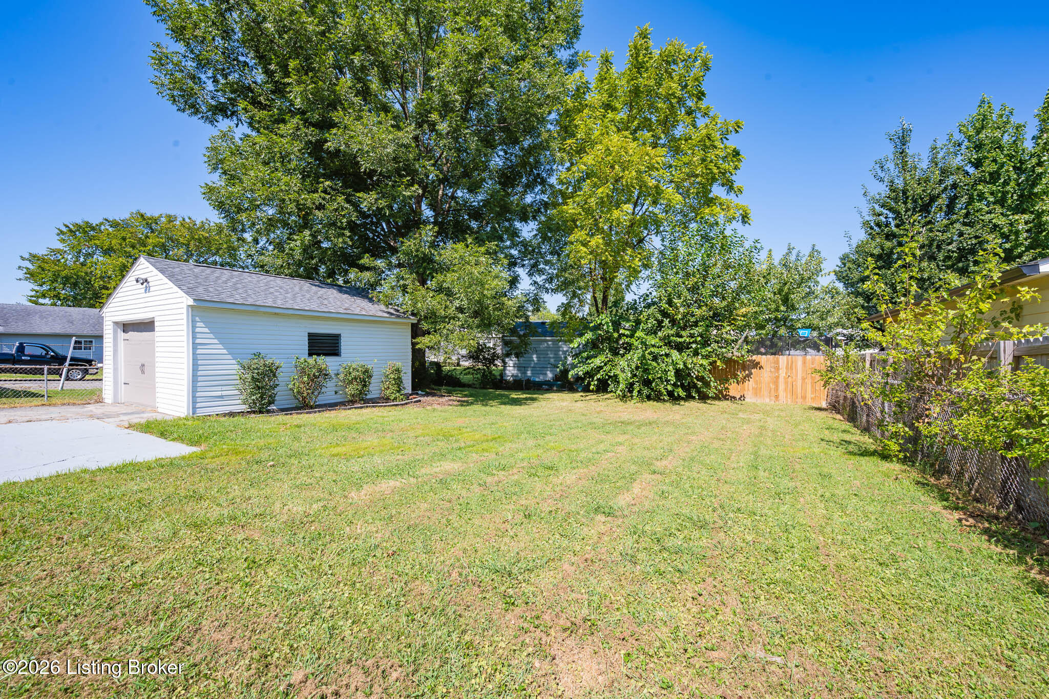 1261 Gilmore Ln Property Photo 30