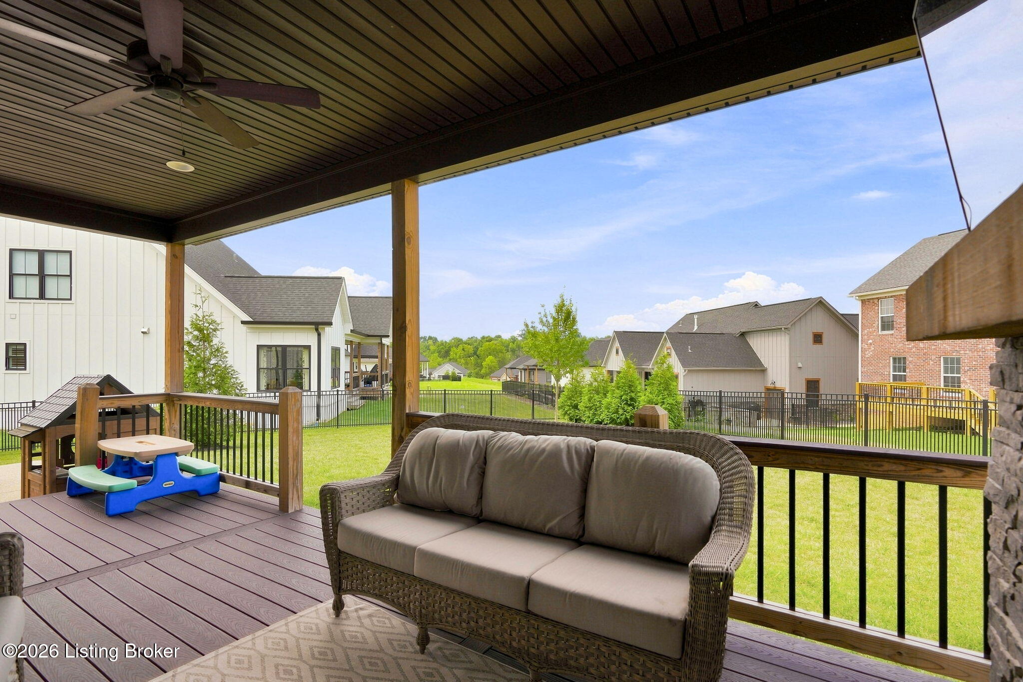 1541 Lincoln Hill Way Property Photo 14
