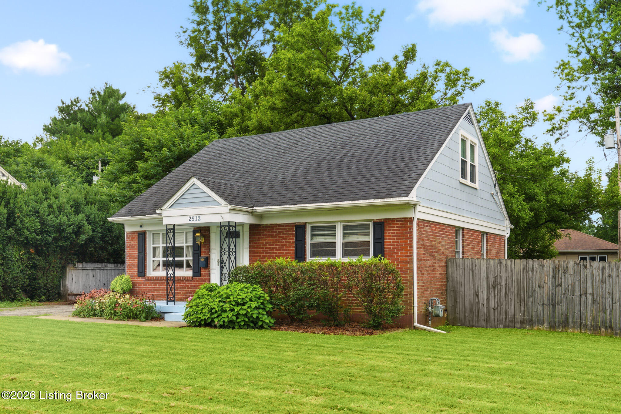 2512 Browns Ln Property Photo 3