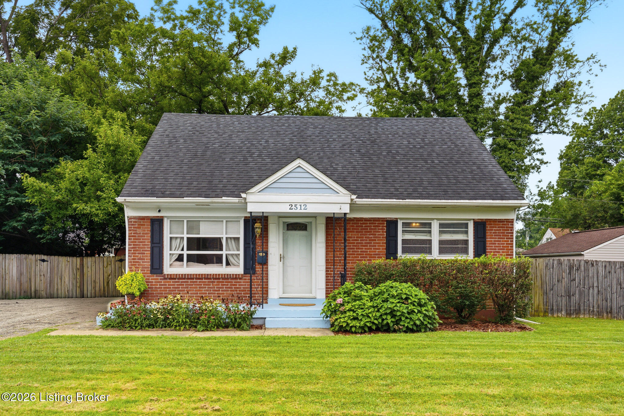 2512 Browns Ln Property Photo 4