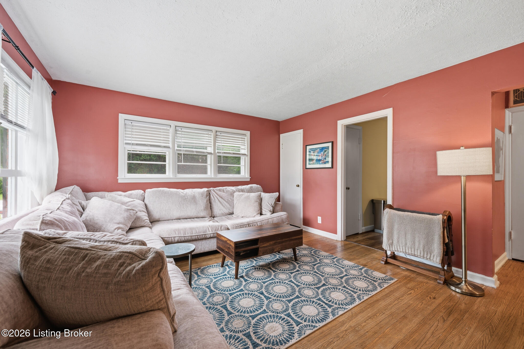 2512 Browns Ln Property Photo 8