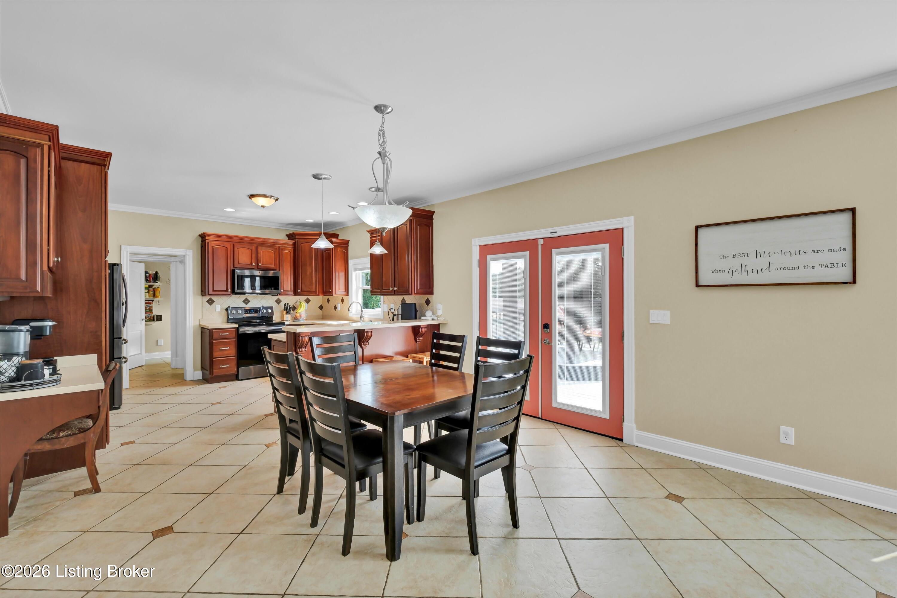 147 Hardwood Dr Property Photo 8