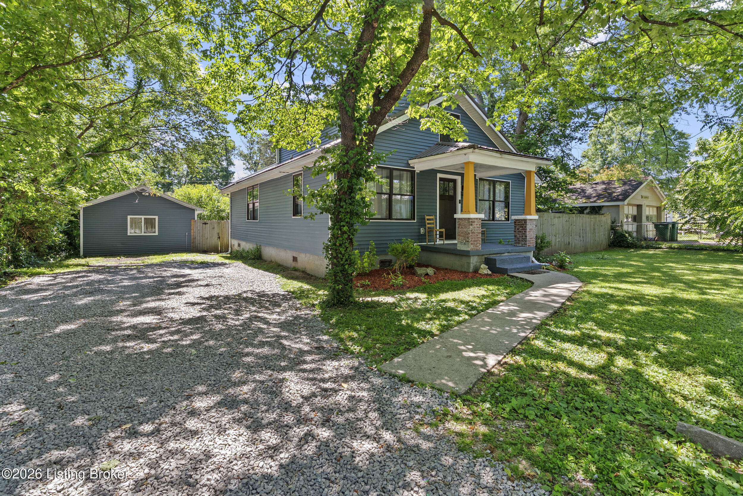 247 Walnut St Property Photo 3