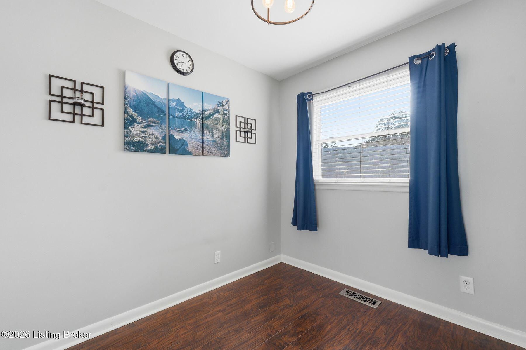 2501 Wyckford Way Property Photo 11