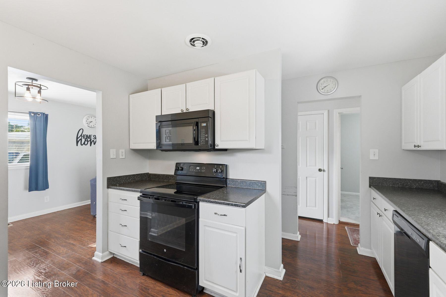 2501 Wyckford Way Property Photo 16
