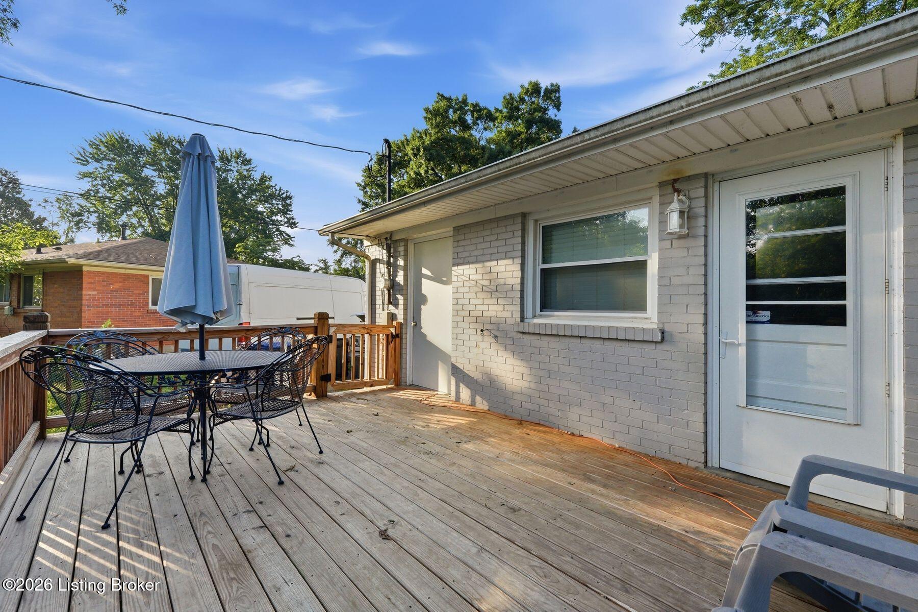 2501 Wyckford Way Property Photo 31