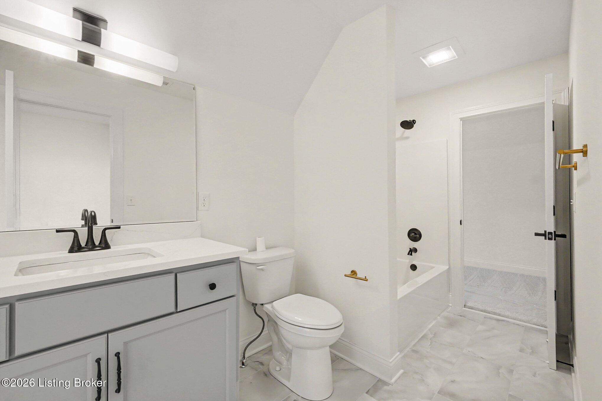 17618 Fox Spring Way Property Photo 25