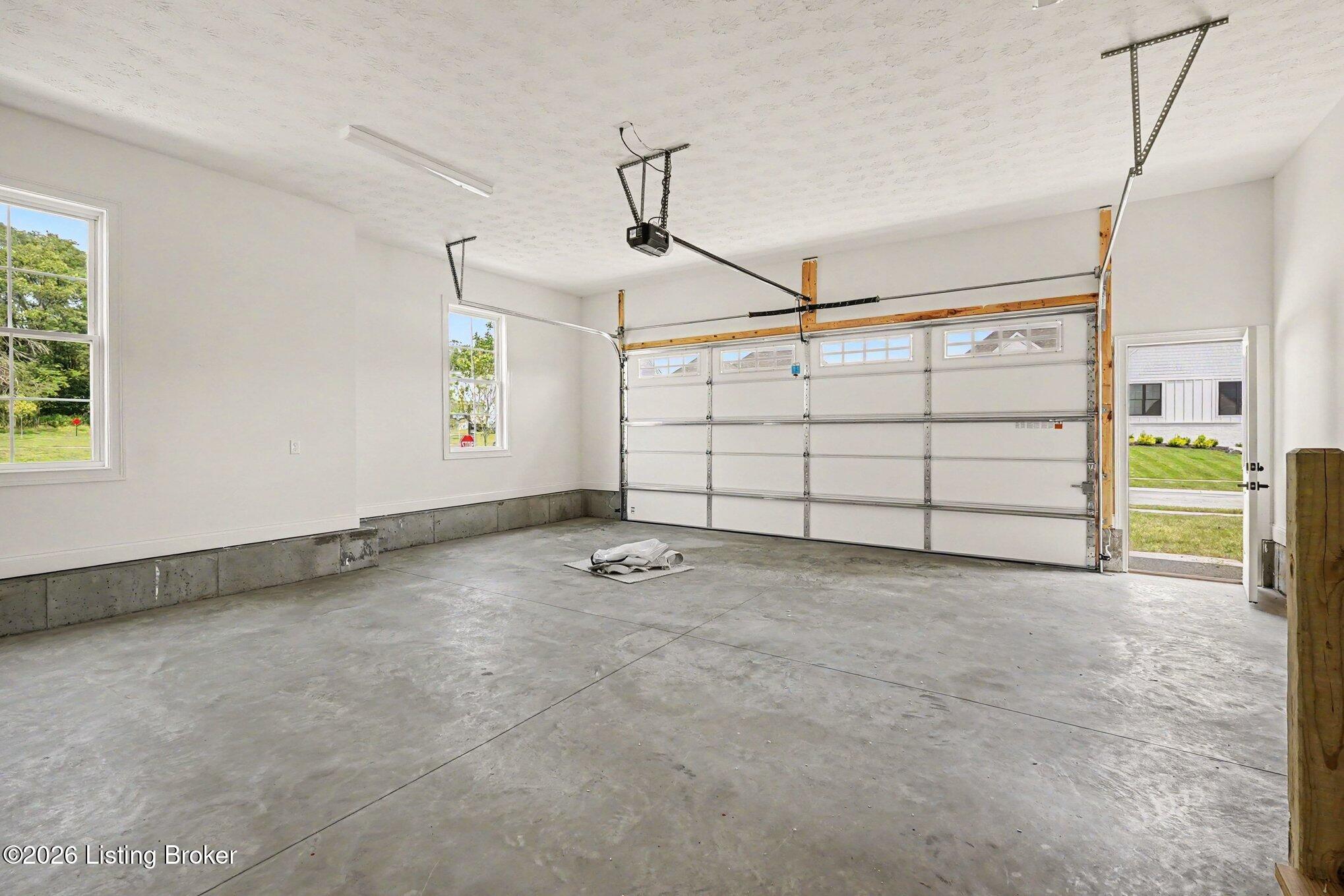 17618 Fox Spring Way Property Photo 28