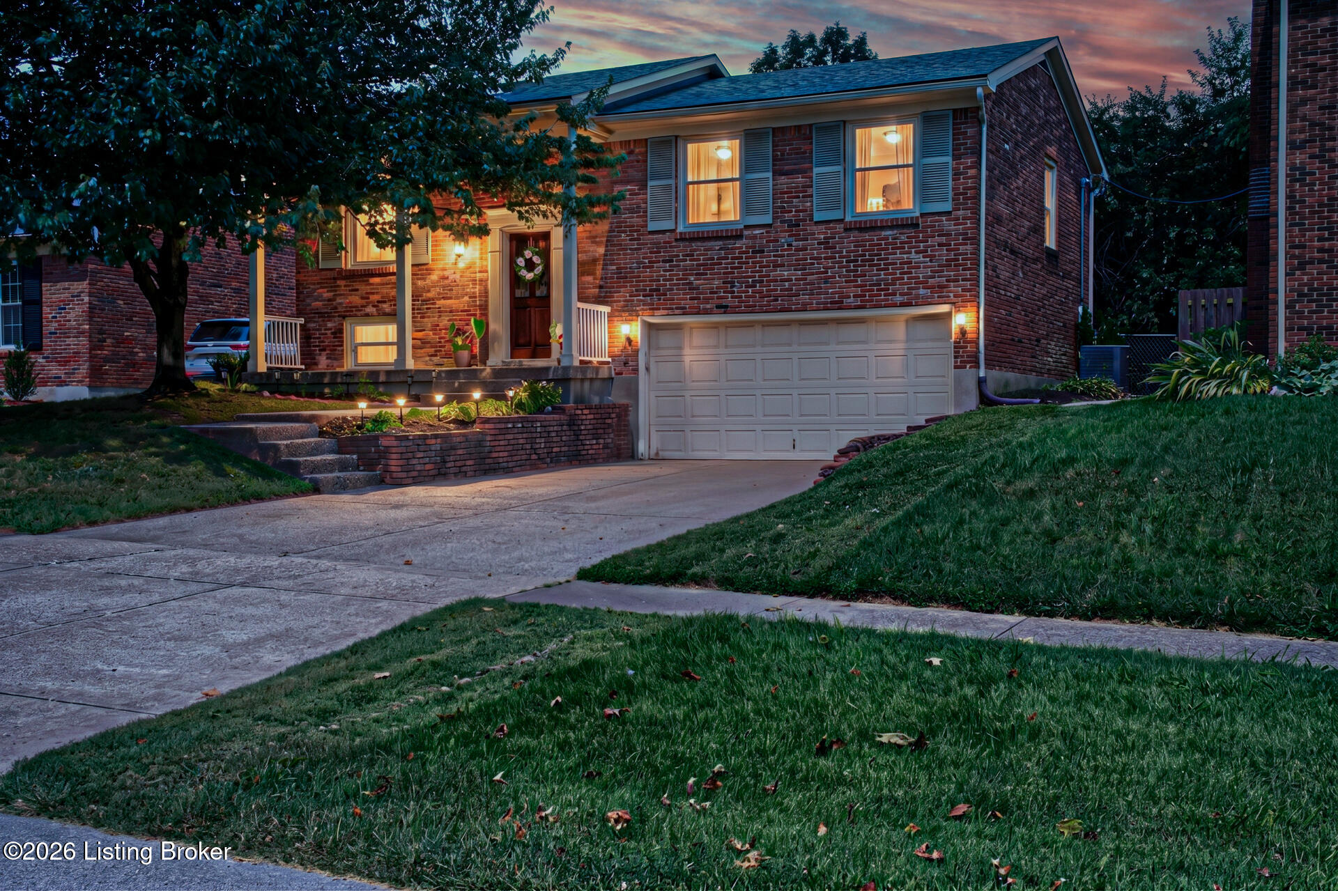 2311 Tyler Ln Property Photo 2