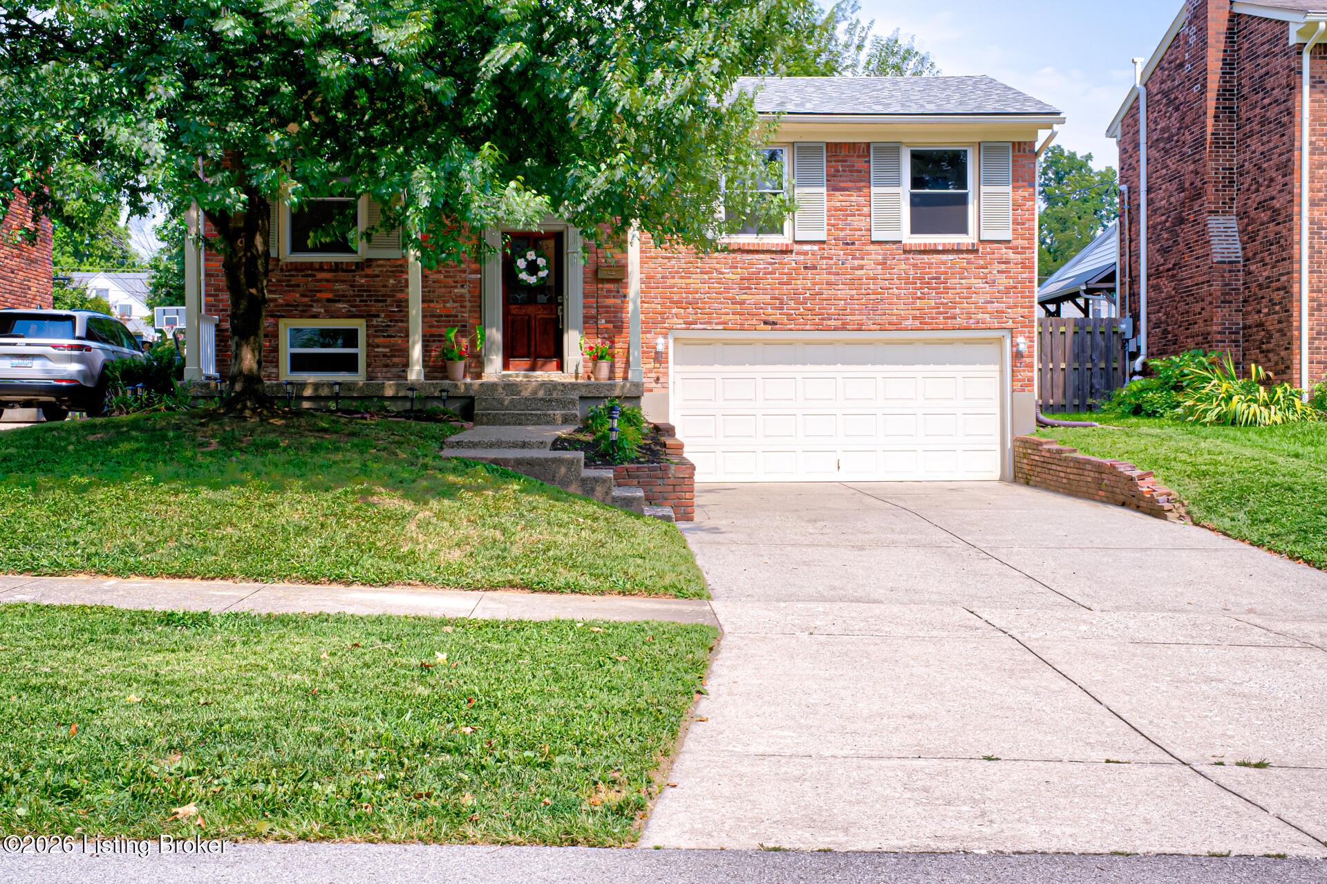 2311 Tyler Ln Property Photo 3