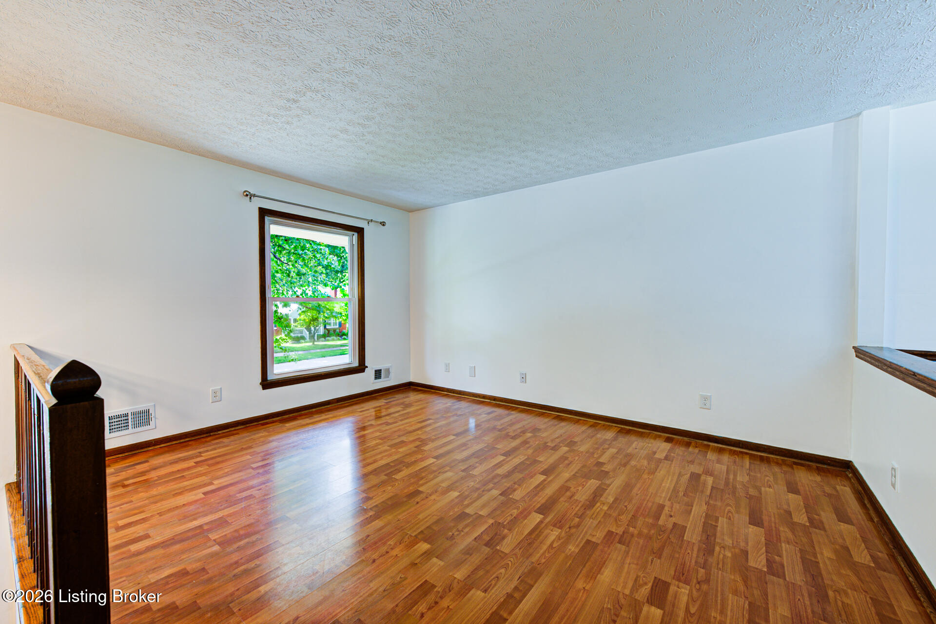 2311 Tyler Ln Property Photo 6