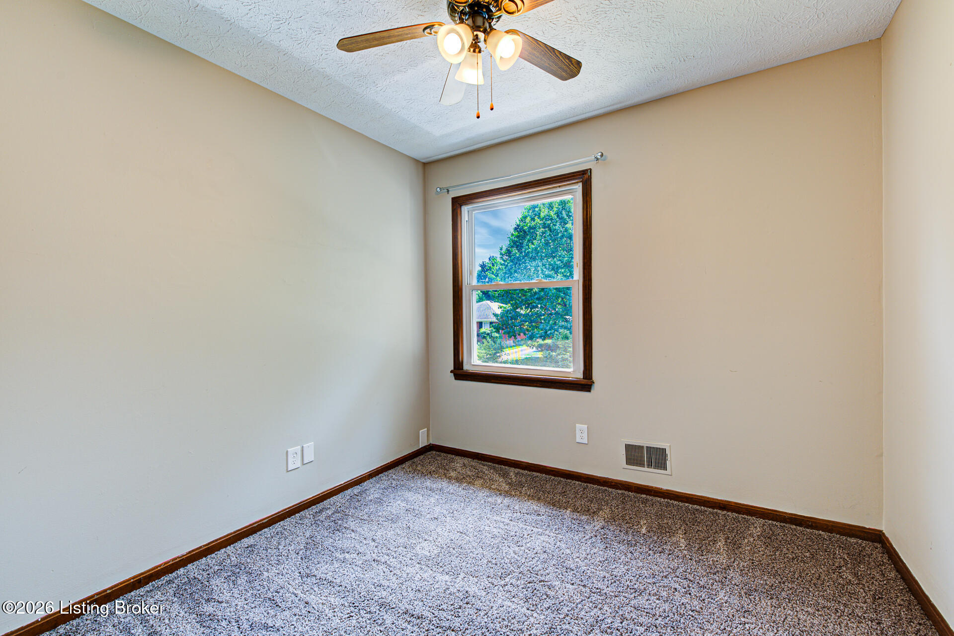 2311 Tyler Ln Property Photo 22