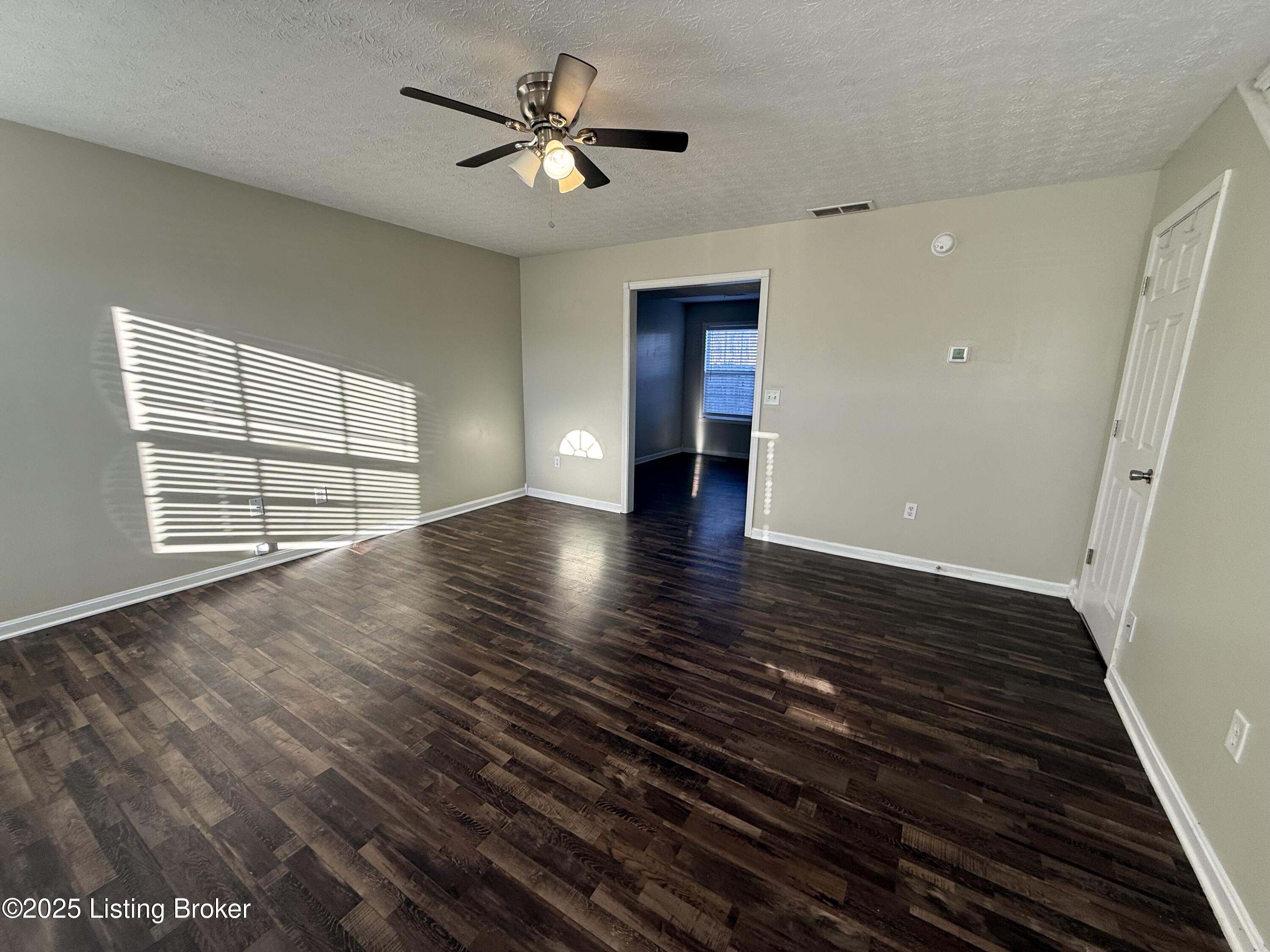 111 Calumet Ct Property Photo 2